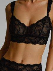 SOFT V-NECK BRALETTE