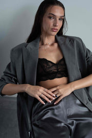 SOFT V-NECK BRALETTE